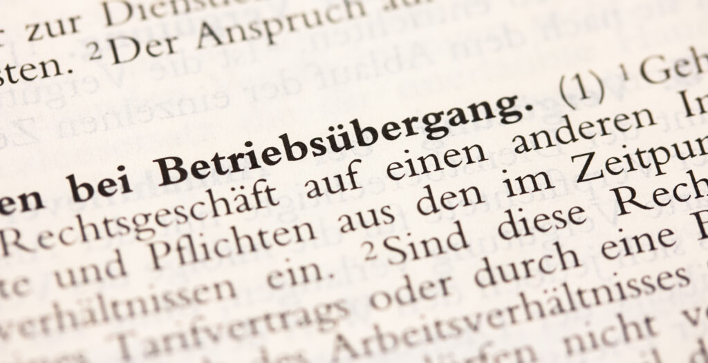 Bei einem Betriebsübergang muss der Arbeitnehmer vom Arbeitgeber ordnungsgemäß unterrichtet werden, damit die Widerspruchsfrist nach § 613a Abs. 6 Satz 1 BGB beginnt.