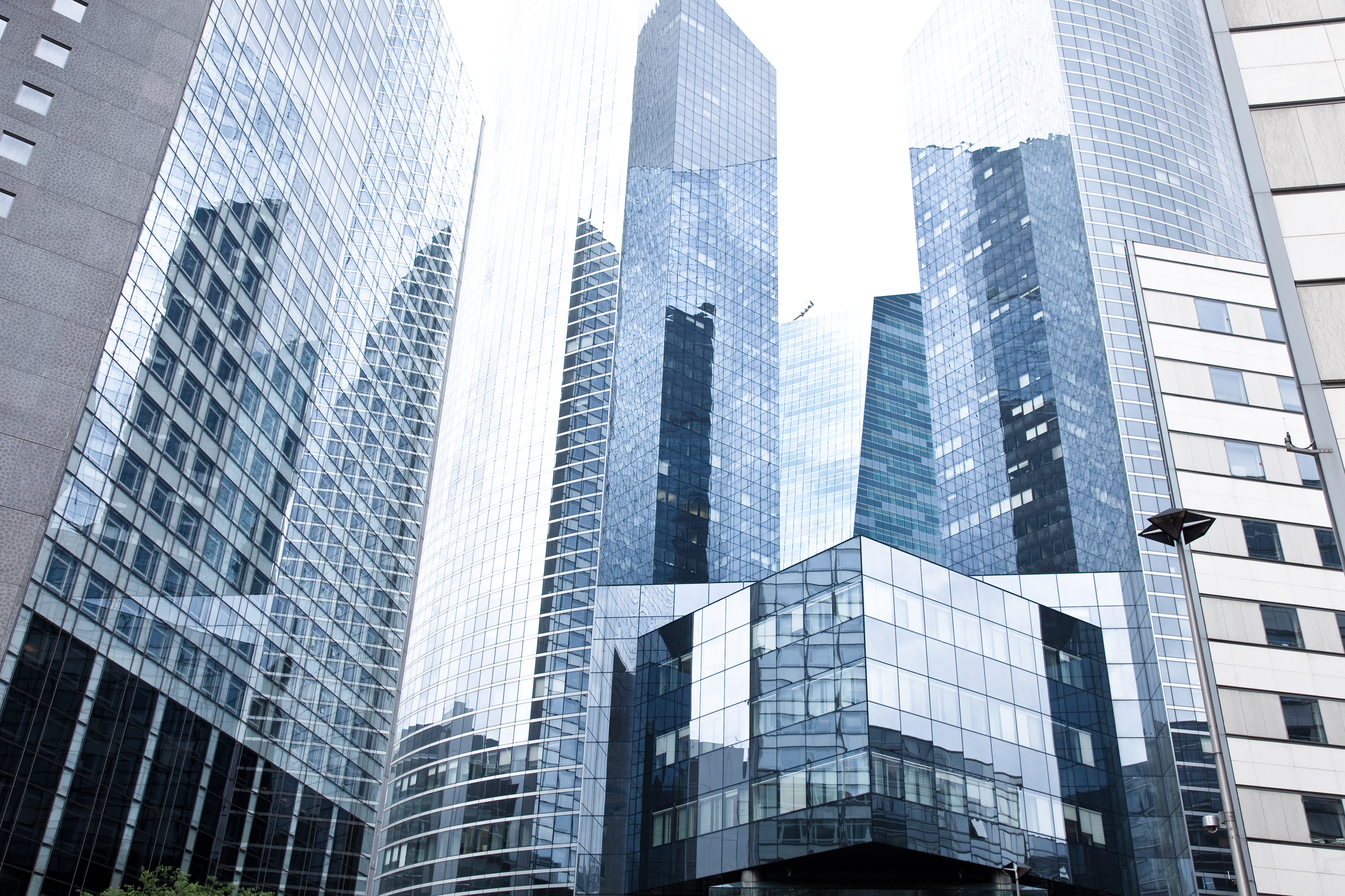 Nachrangdarlehen sind Teil moderner Unternehmensfinanzierung. Wir erklären Bilanzvorteile, Renditechancen – und das Totalverlustrisiko für Anleger...